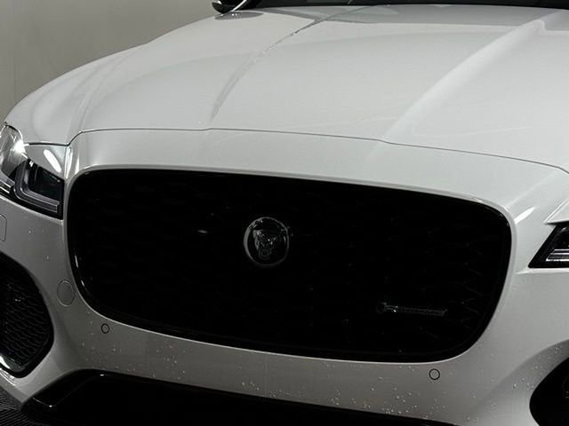 New 2024 Jaguar XF R-Dynamic SE image 12