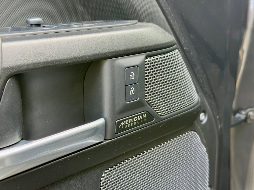 Used 2023 Land Rover Defender 90 Carpathian Edition image 13