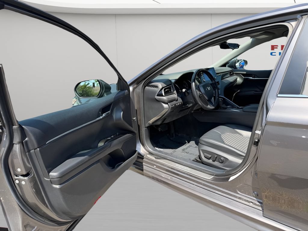 Used 2024 Toyota Camry SE FWD image 15