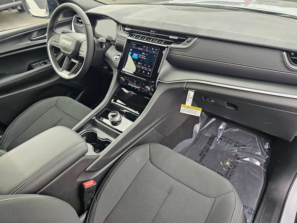 New 2025 Jeep Grand Cherokee Laredo X w/ Luxury Tech Group I AWD/4WD image 16