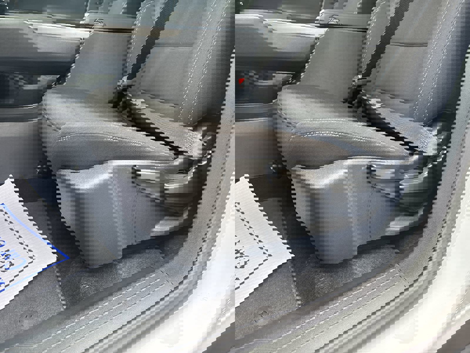 New 2026 Chevrolet Equinox EV LT image 12