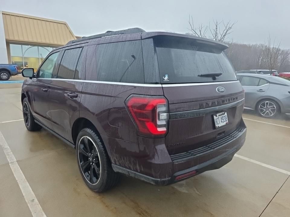 Used 2023 Ford Expedition Limited image 3