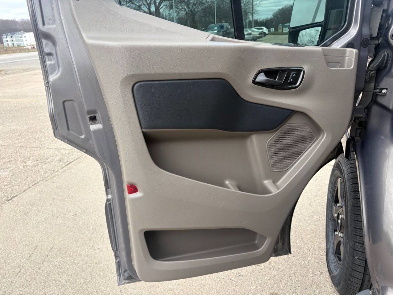 Used 2015 Ford Transit 150 130 Low Roof w/ Exterior Upgrade Package RWD image 10