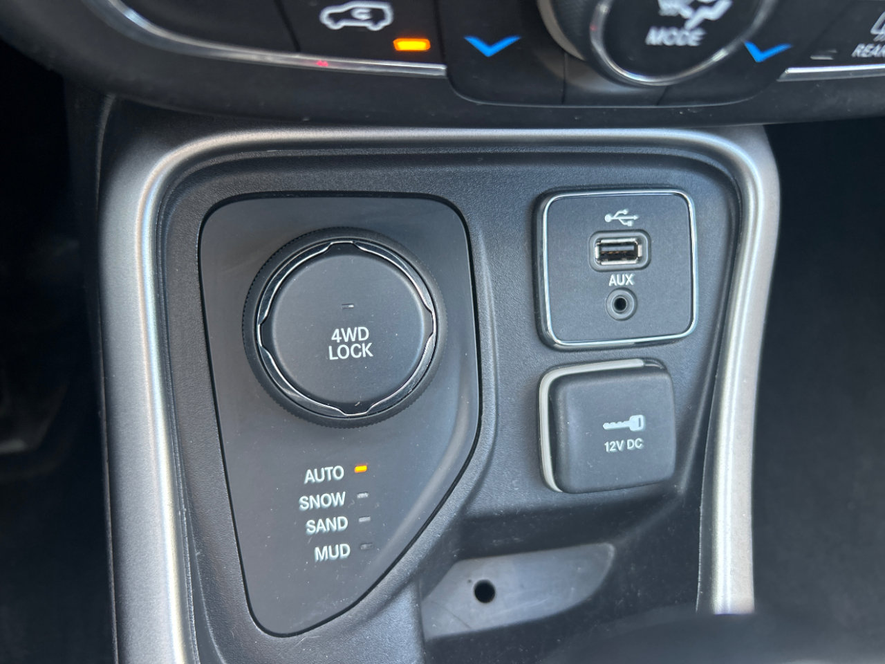 Used 2017 Jeep Compass Latitude w/ Popular Equipment Group image 14