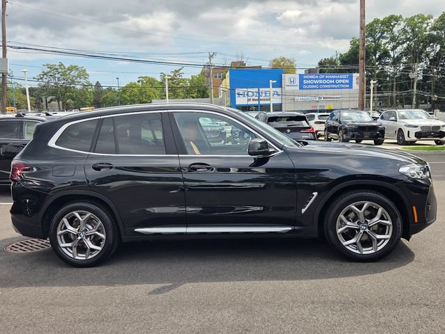 Used 2024 BMW X3 xDrive30i w/ Premium Package w/ZPA AWD/4WD image 4