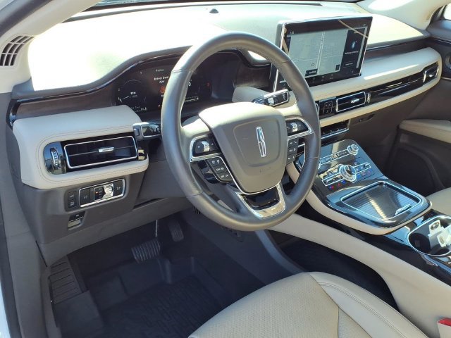Used 2023 Lincoln Nautilus Reserve w/ Luxury Package AWD/4WD image 21