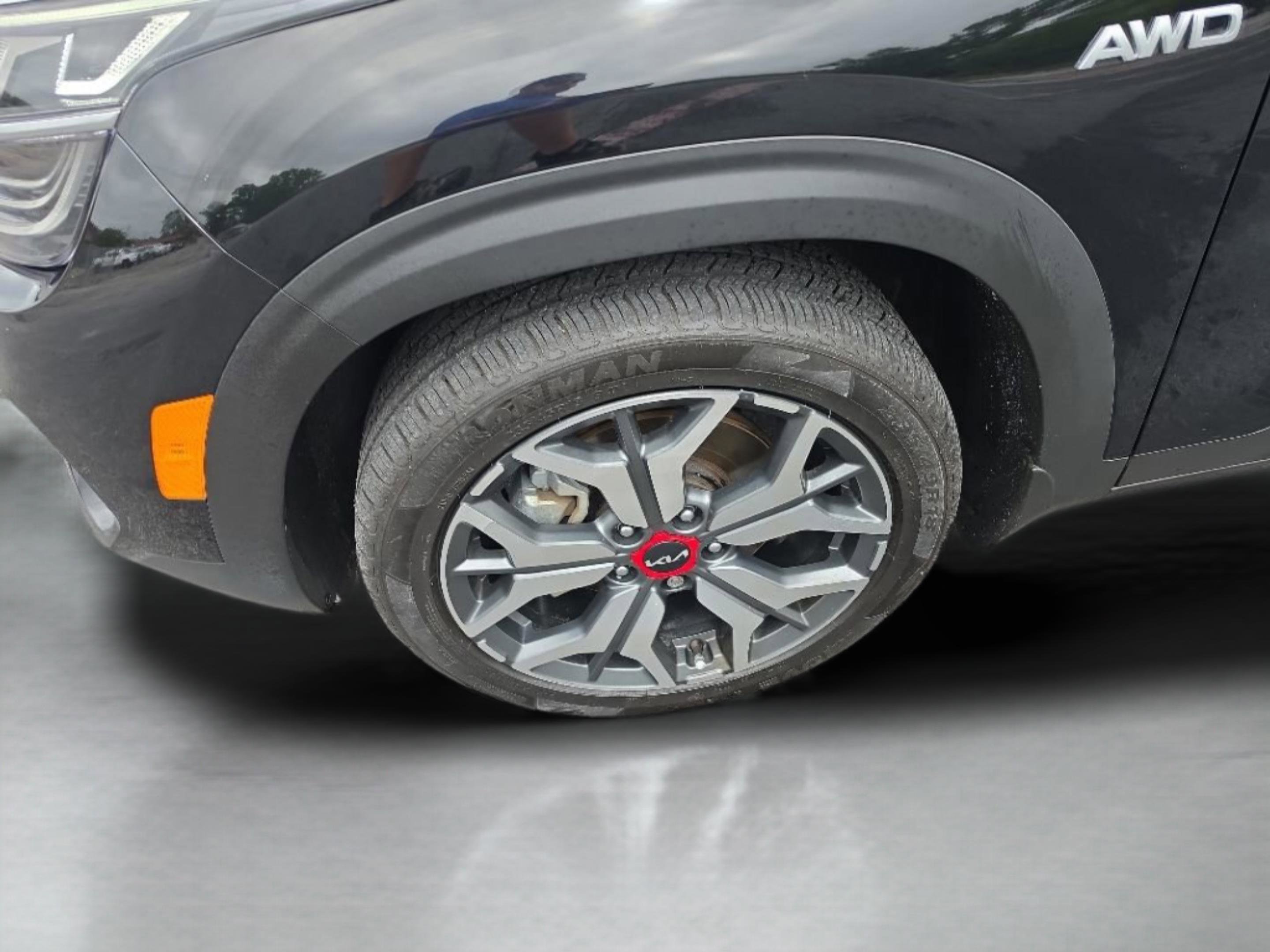 Used 2023 Kia Seltos SX w/ SX Sunroof Package AWD/4WD image 31