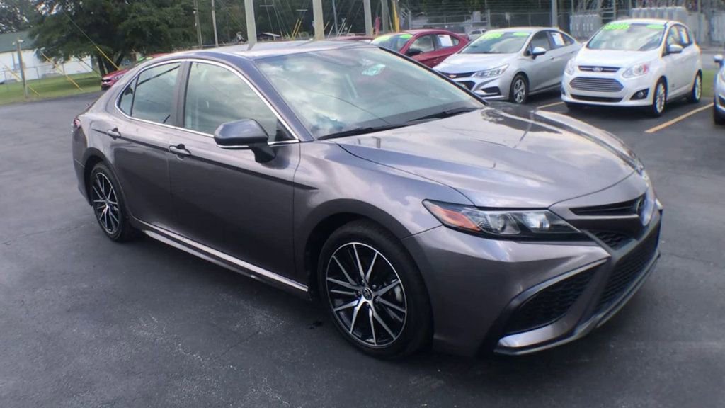Used 2023 Toyota Camry SE video 2