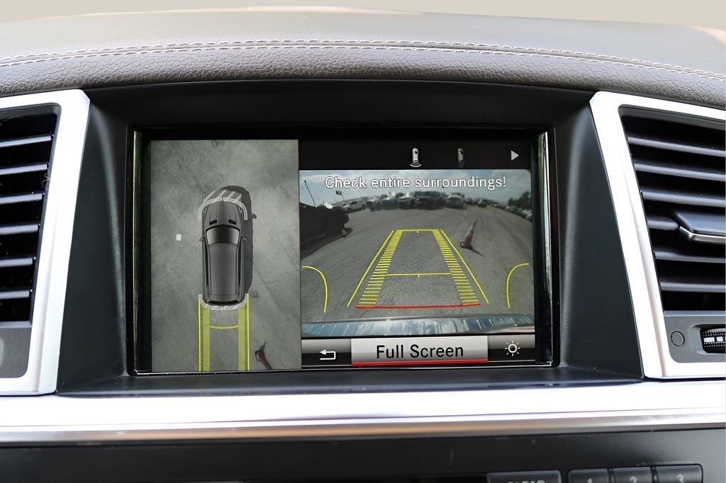 Used 2014 Mercedes-Benz GL 550 4MATIC image 29