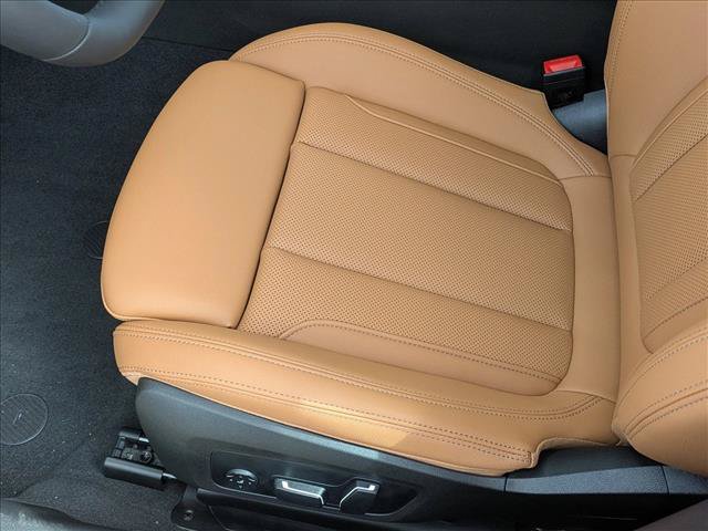 New 2026 BMW 330i xDrive Sedan w/ M Sport Package AWD/4WD image 4
