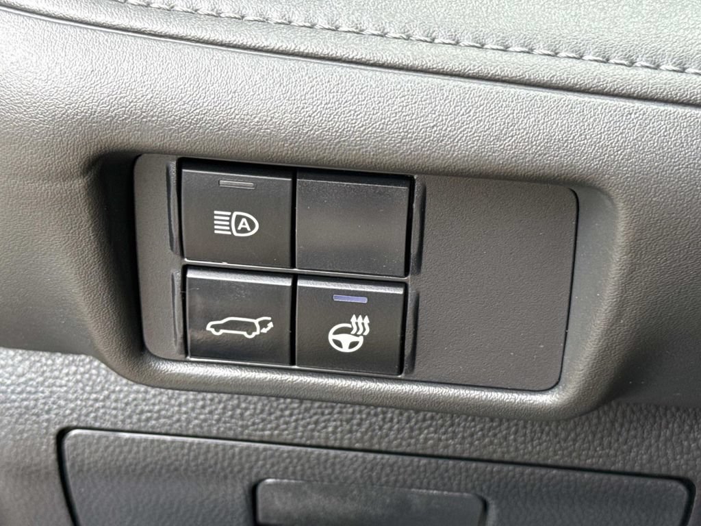 Used 2022 Toyota Highlander Limited FWD image 44