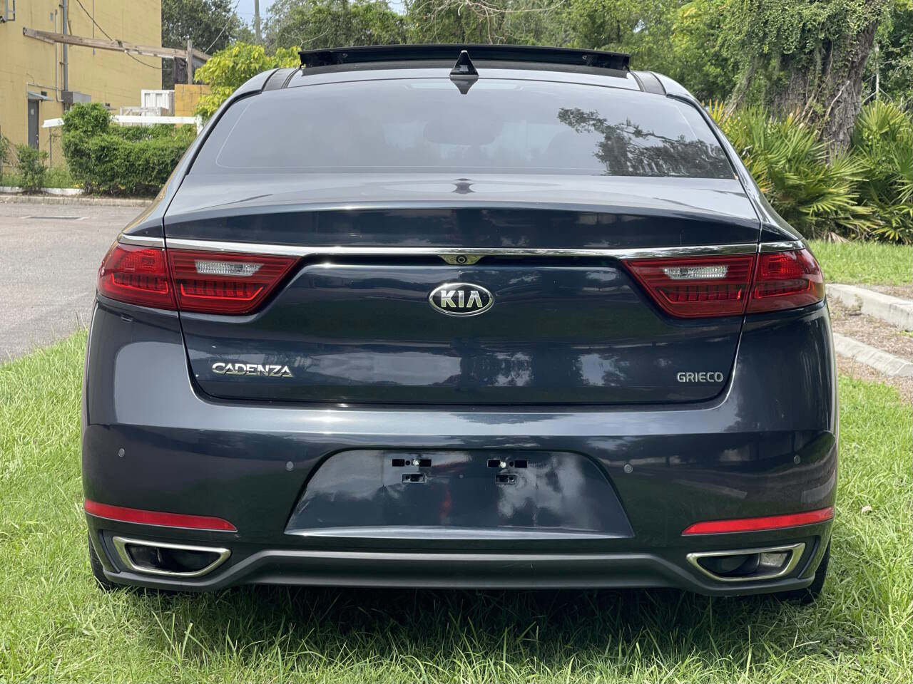 Used 2017 Kia Cadenza Technology image 5