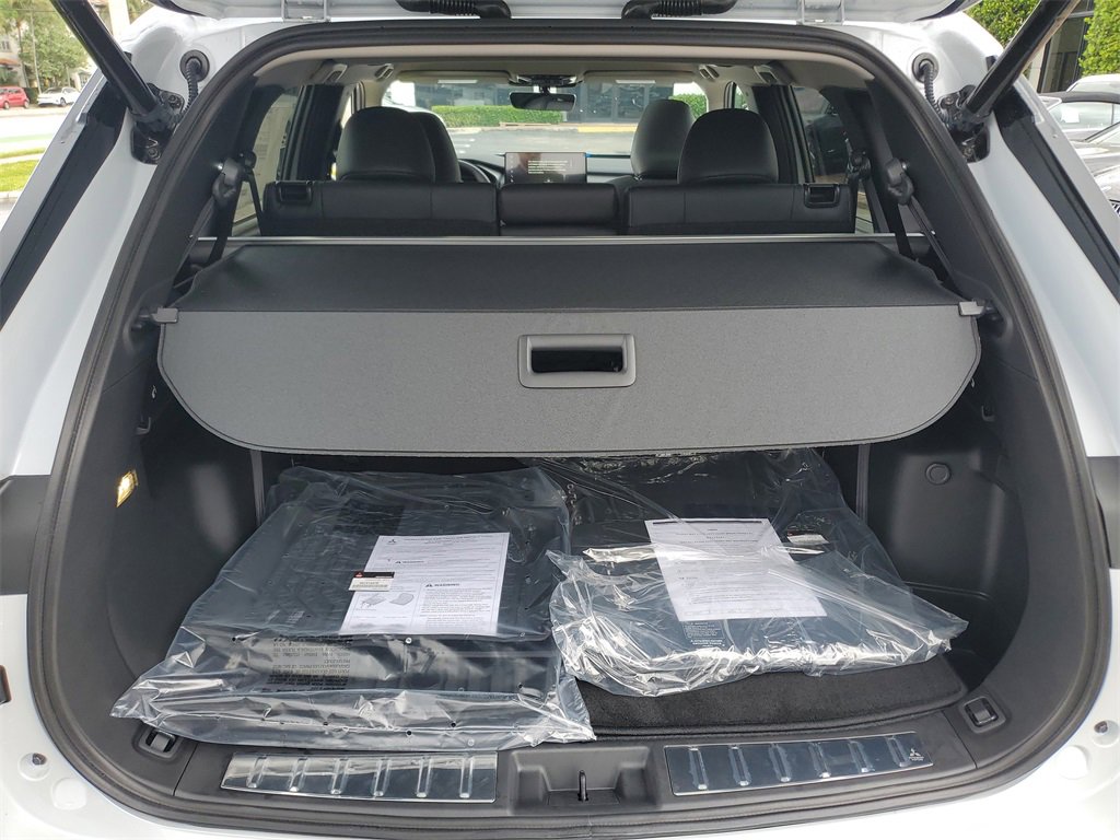 New 2025 Mitsubishi Outlander SE image 10