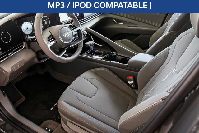 Used 2024 Hyundai Elantra SEL w/ Convenience Package image 11