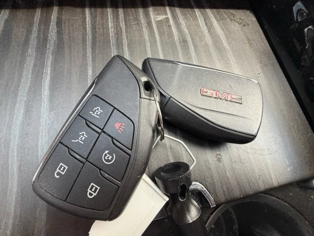 Used 2022 GMC Yukon Denali w/ Denali Premium Package RWD image 38