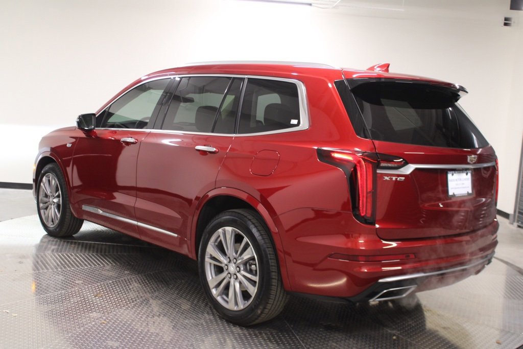 Used 2024 Cadillac XT6 Premium Luxury image 3