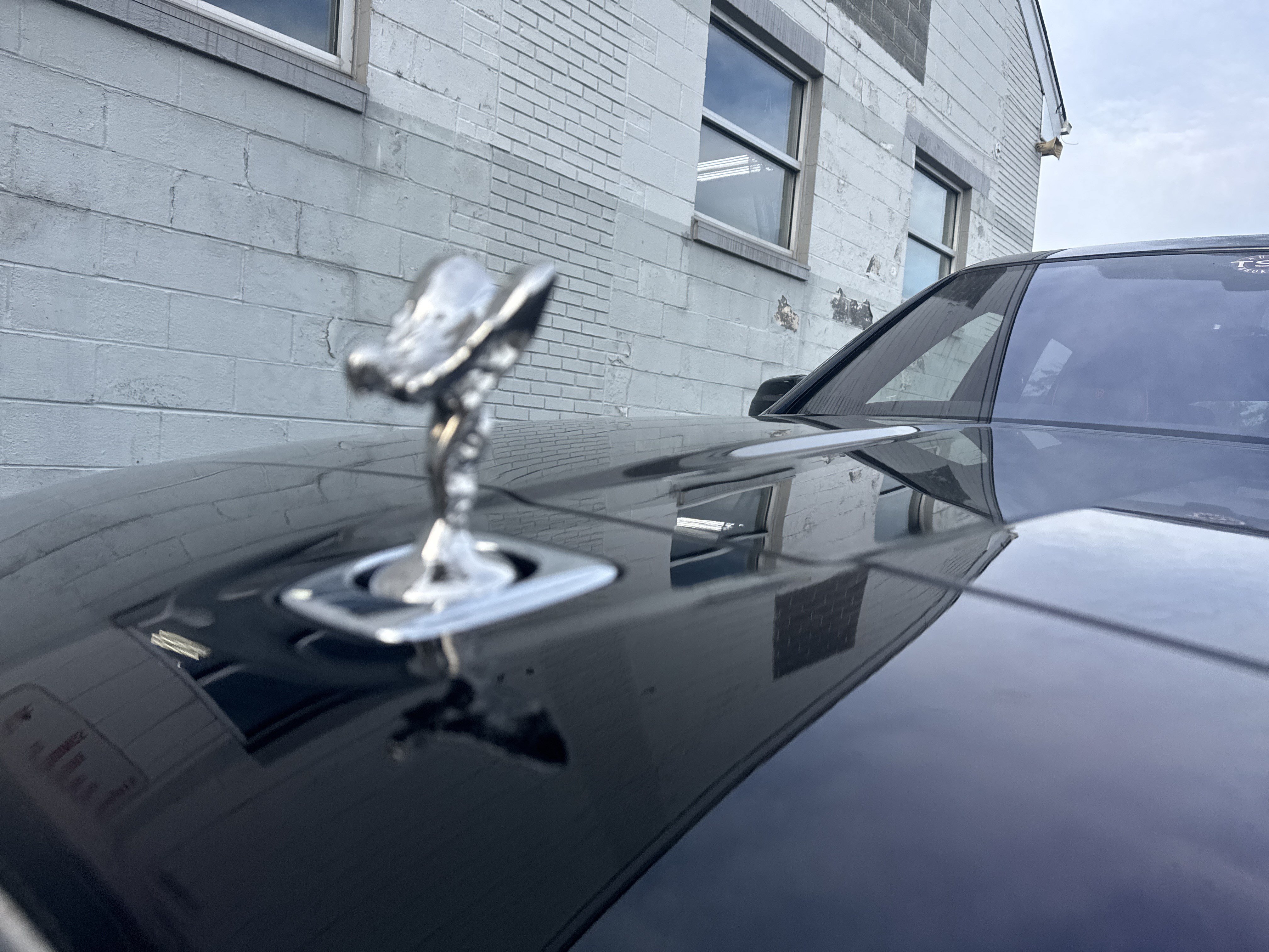 Certified 2025 Rolls-Royce Cullinan AWD/4WD image 35