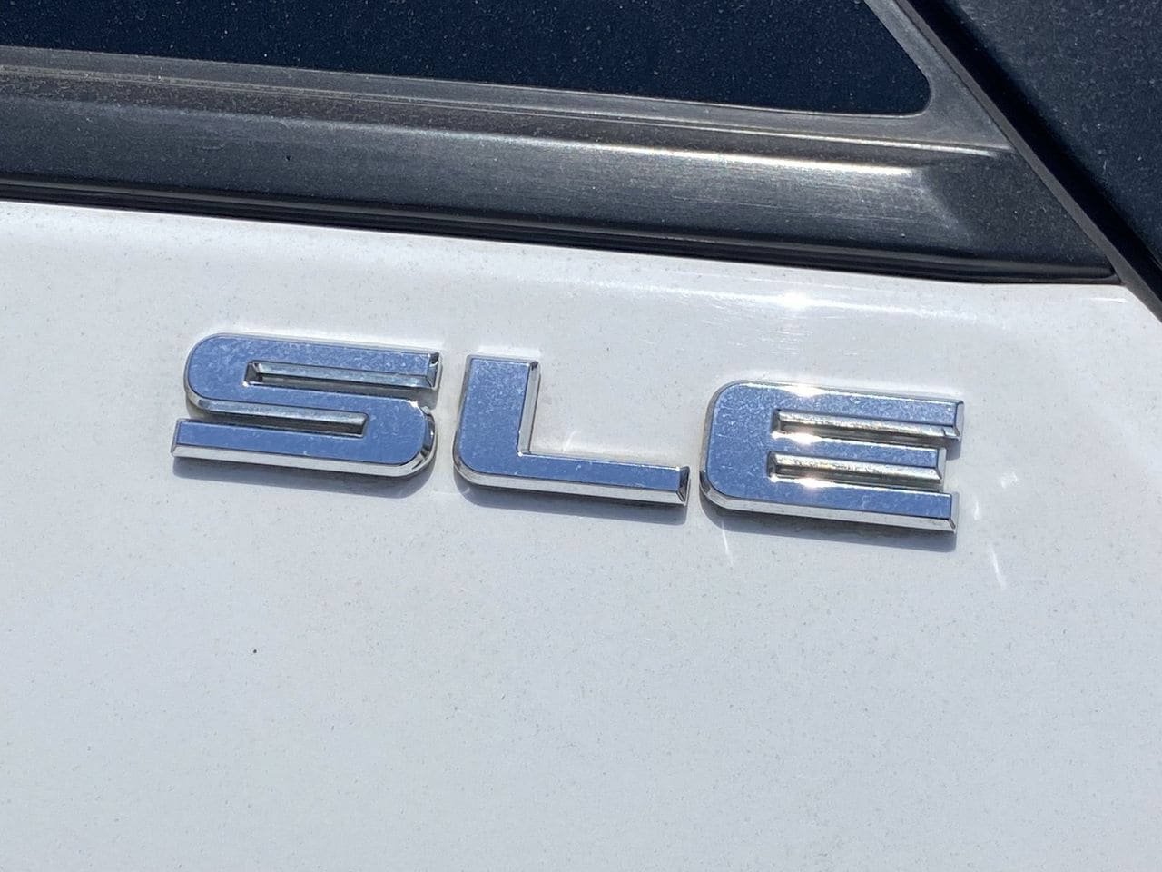 Used 2020 GMC Terrain SLE FWD image 8