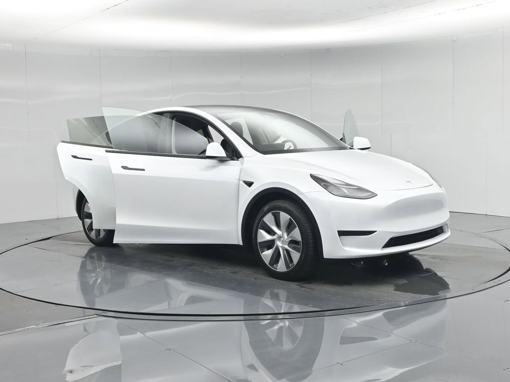 Used 2024 Tesla Model Y Long Range image 29