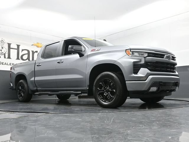 Used 2023 Chevrolet Silverado 1500 RST AWD/4WD image 2