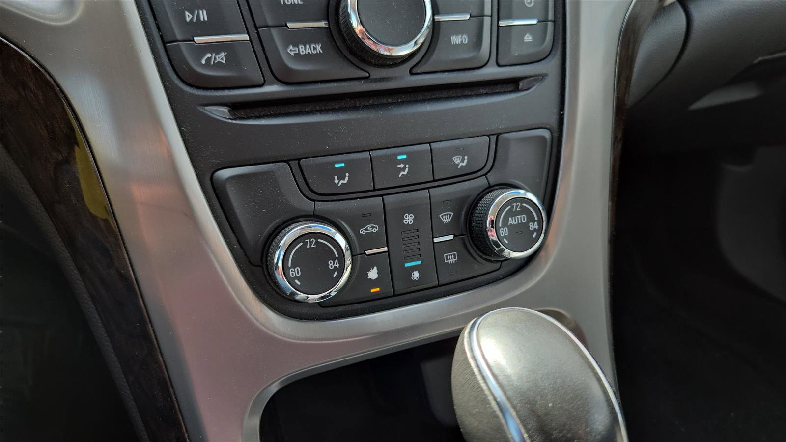 Used 2012 Buick Verano FWD image 20