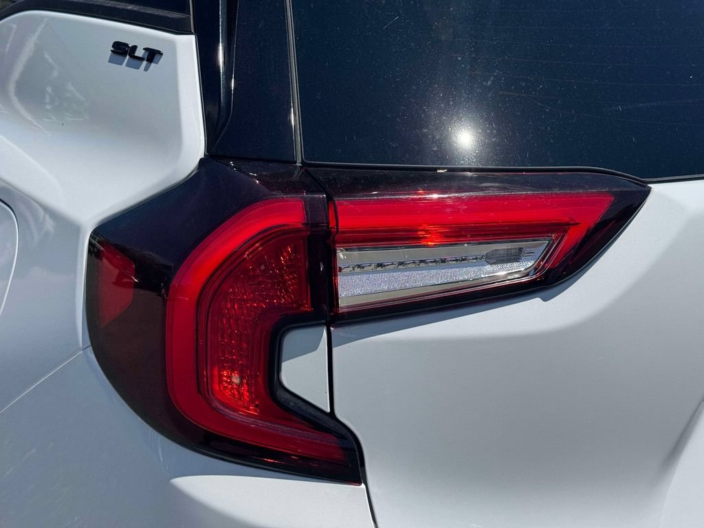 Used 2022 GMC Terrain SLT w/ Infotainment Package II AWD/4WD image 9