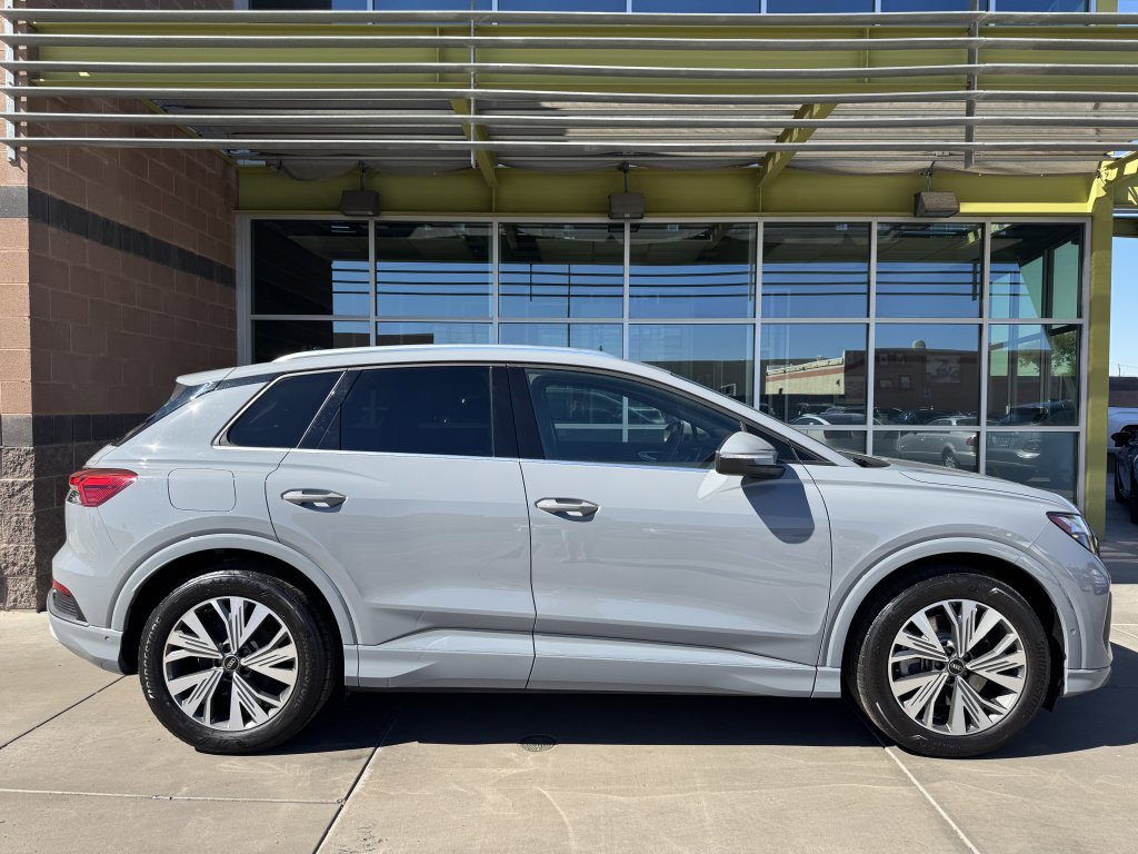 Used 2023 Audi Q4 e-tron Premium Plus w/ Premium Plus image 9