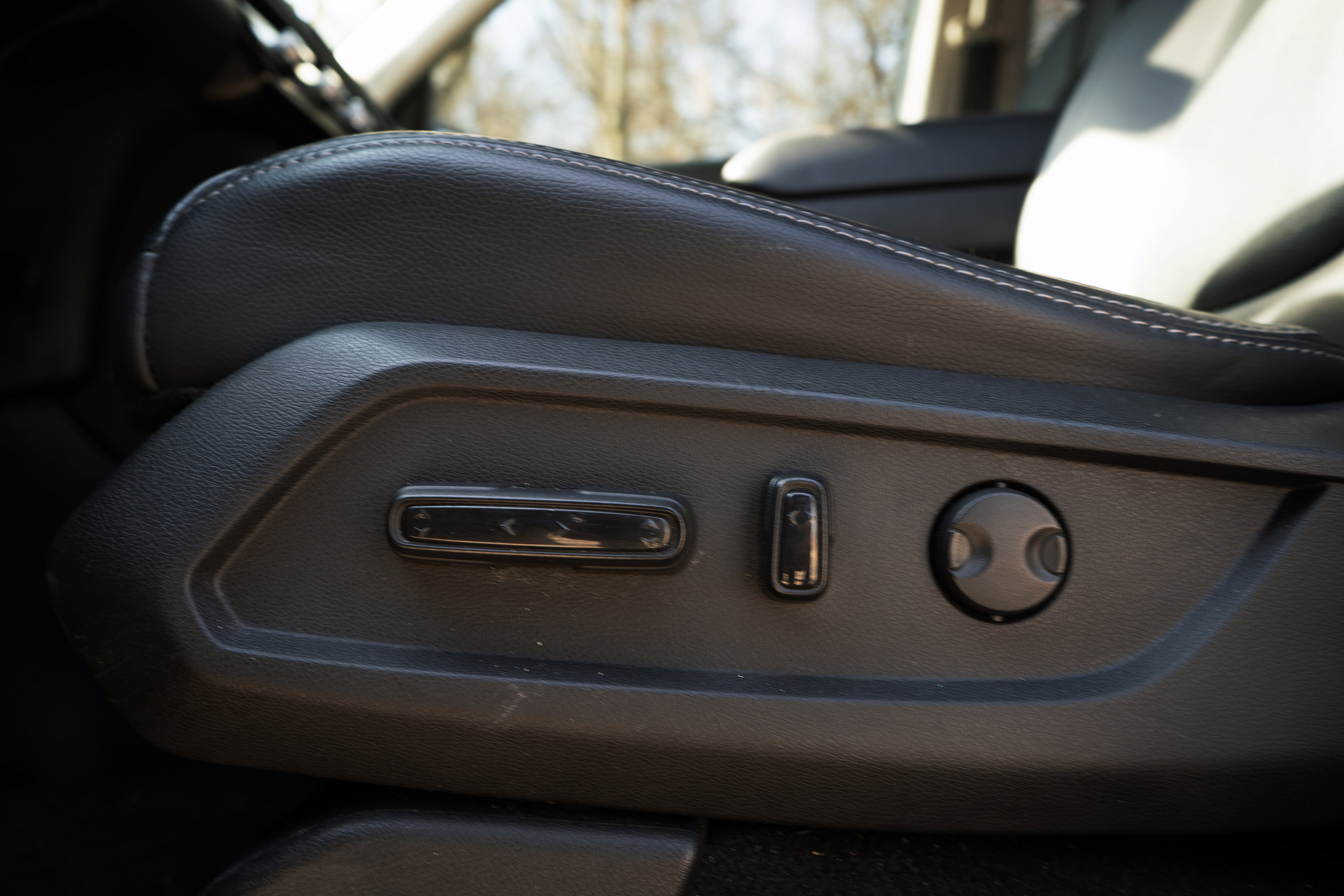 Certified 2025 Honda Pilot EX-L image 40