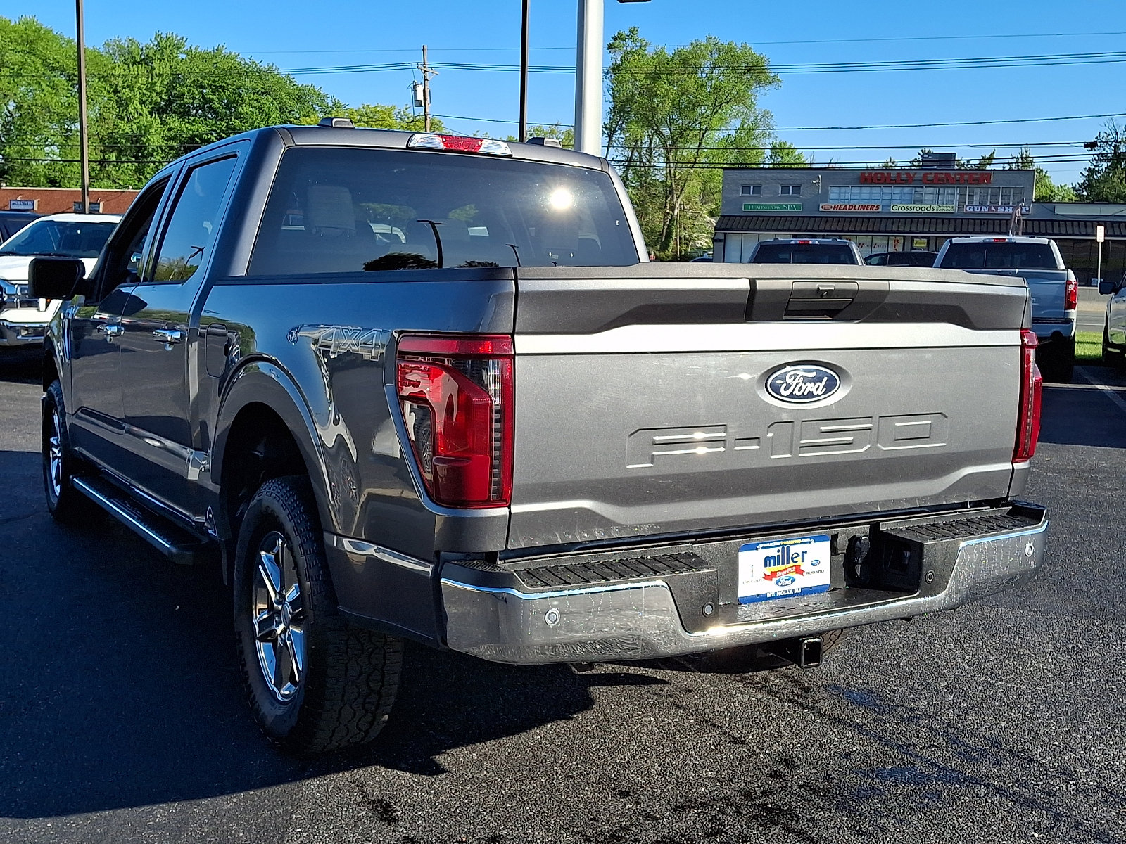 Used 2025 Ford F150 XLT w/ Equipment Group 301A Standard AWD/4WD image 4