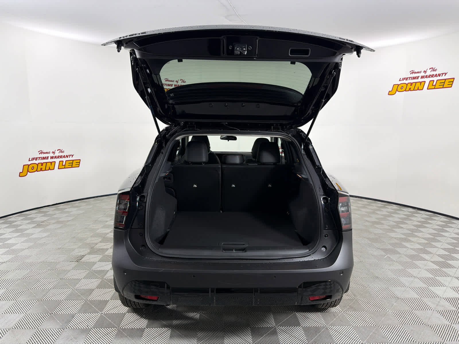 New 2026 Nissan Kicks SR w/ SR Premium Package image 5