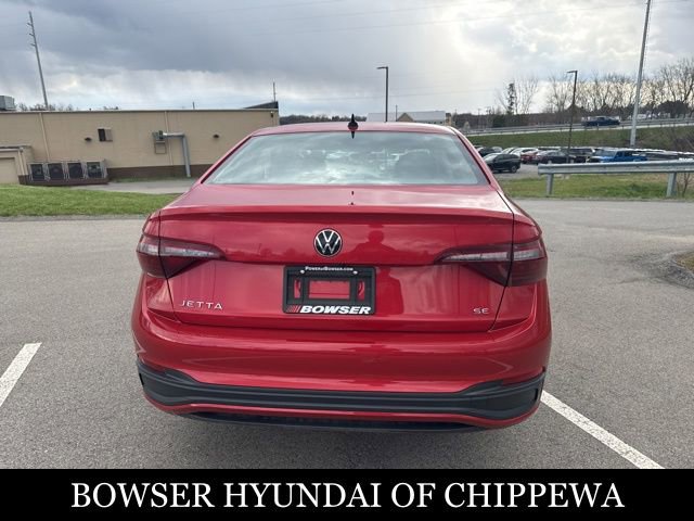 Used 2023 Volkswagen Jetta SE image 6