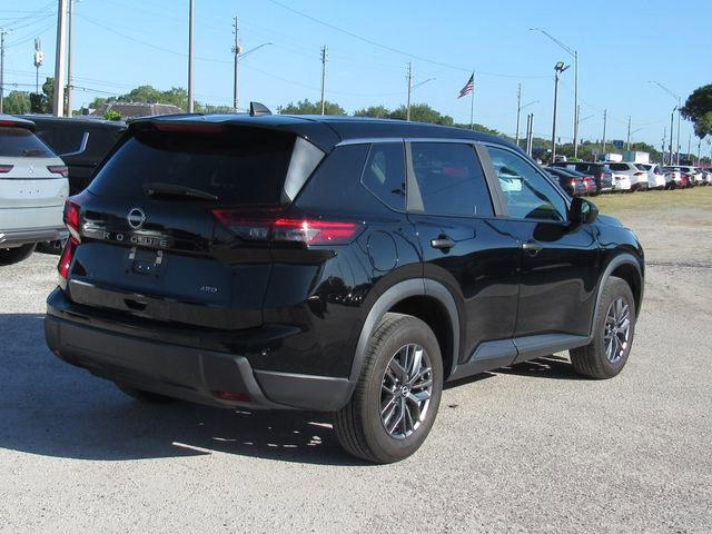 Used 2024 Nissan Rogue S AWD/4WD image 3