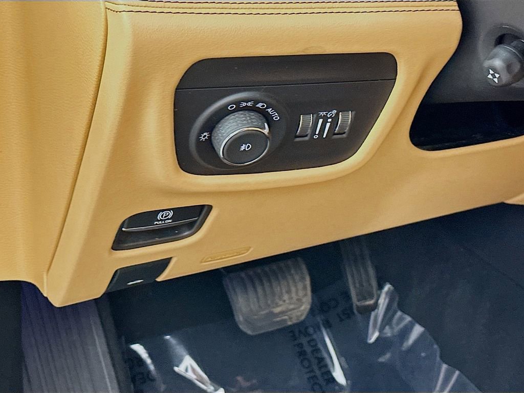 Certified 2024 Jeep Grand Cherokee L Summit AWD/4WD image 18