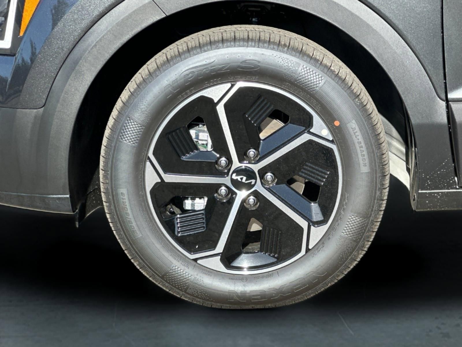 New 2026 Kia Niro LX FWD image 23