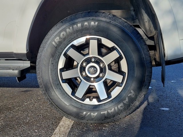 Used 2024 Toyota 4Runner TRD Off-Road Premium image 32