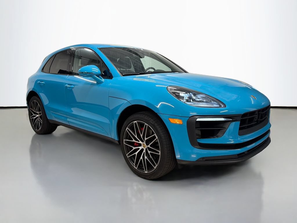 Certified 2022 Porsche Macan S AWD/4WD image 7