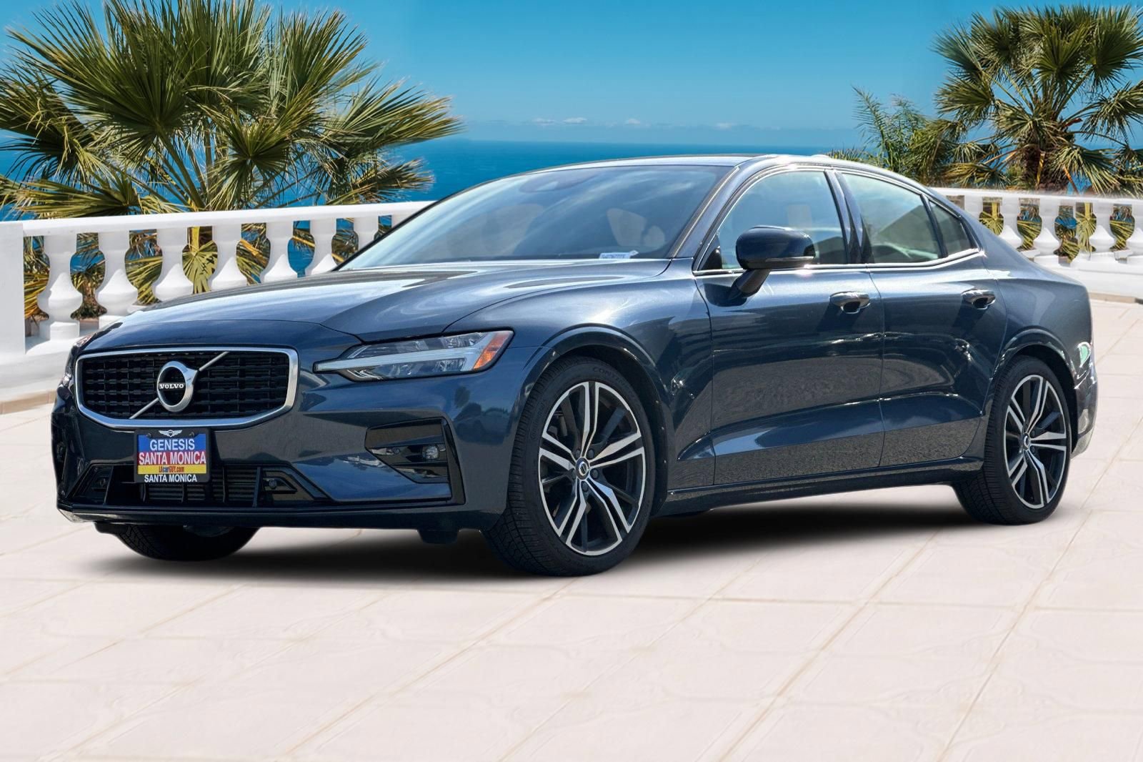 Used 2019 Volvo S60 T5 R-Design image 8