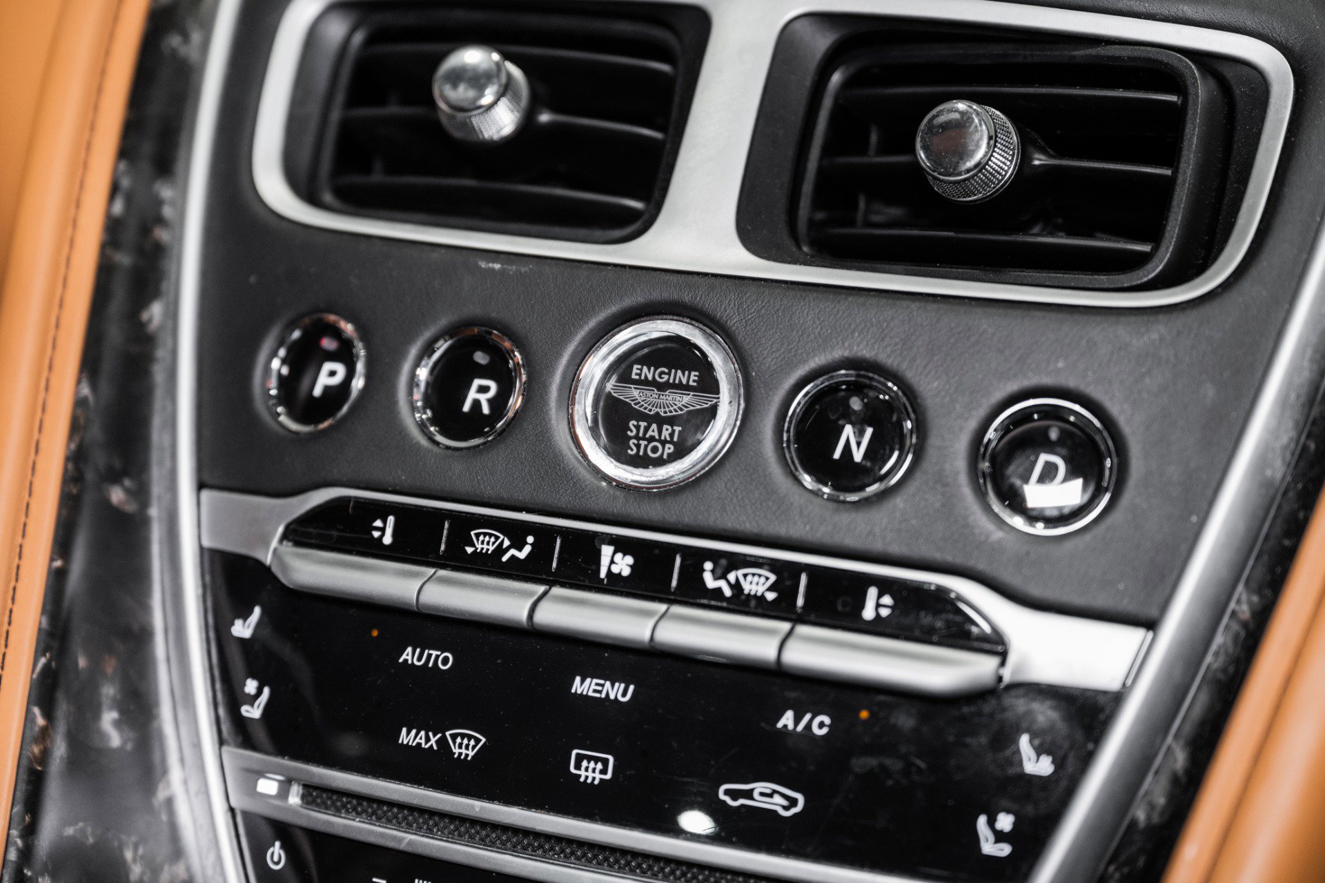 Used 2017 Aston Martin DB11 V12 image 25