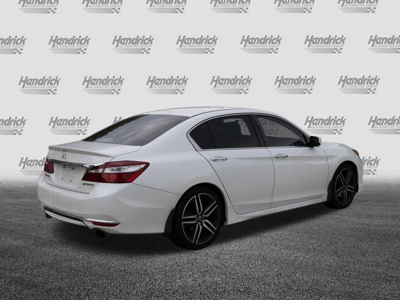 Used 2017 Honda Accord Sport image 9