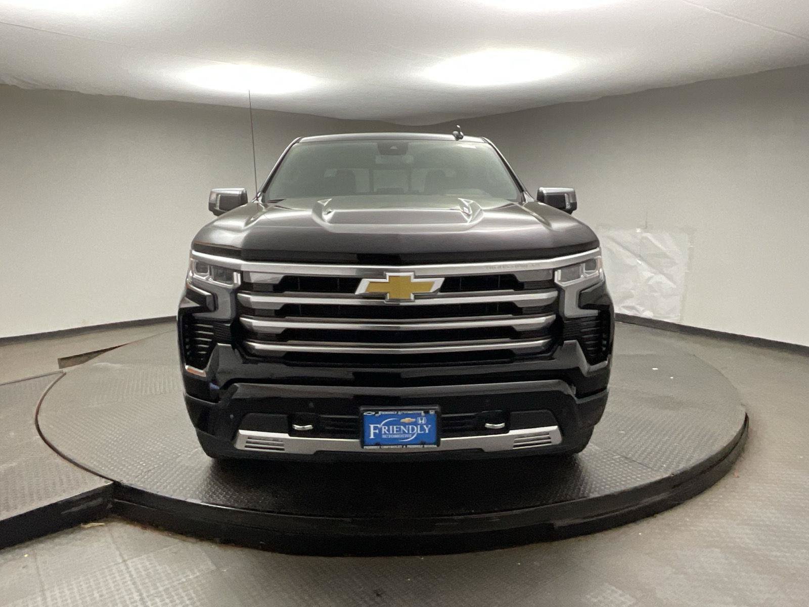 Certified 2025 Chevrolet Silverado 1500 High Country AWD/4WD image 2