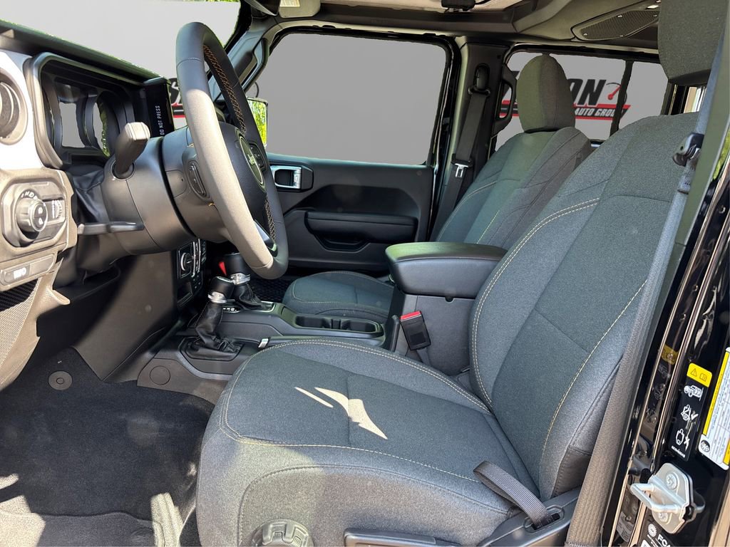 Used 2024 Jeep Gladiator Sport image 9