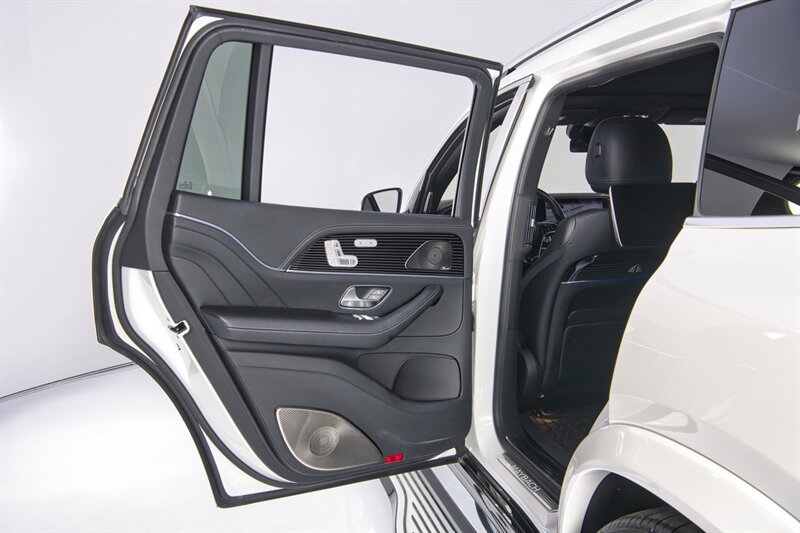 Used 2024 Mercedes-Benz Maybach GLS 600 4MATIC image 34