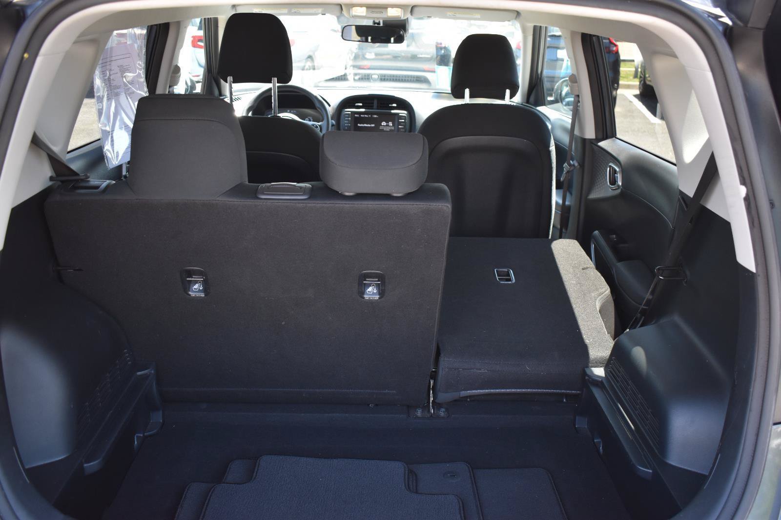 Used 2024 Kia Soul LX w/ Option Group 015 FWD image 16