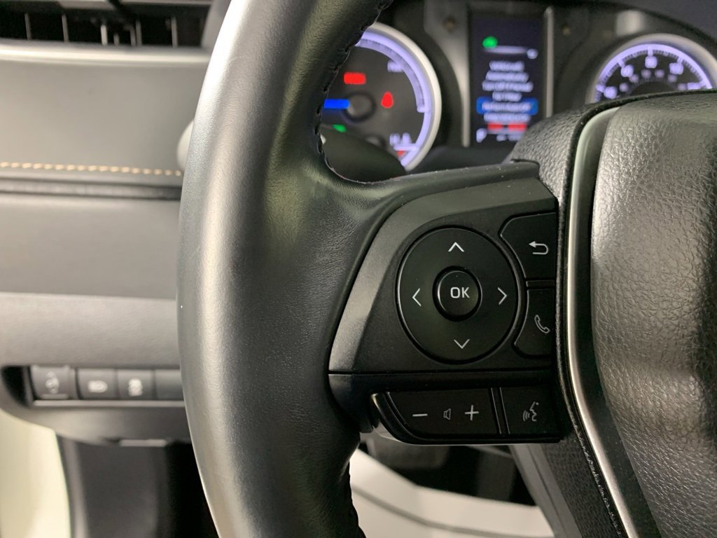 Used 2021 Toyota Venza LE image 8