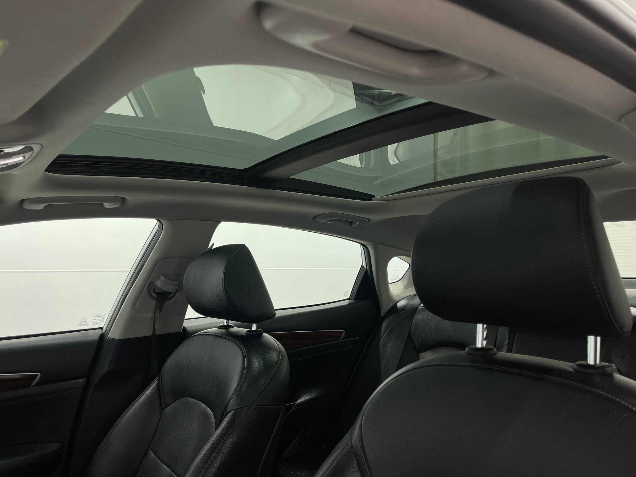 Used 2018 Kia Cadenza Technology image 12