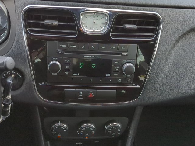 Used 2012 Chrysler 200 Touring FWD image 13