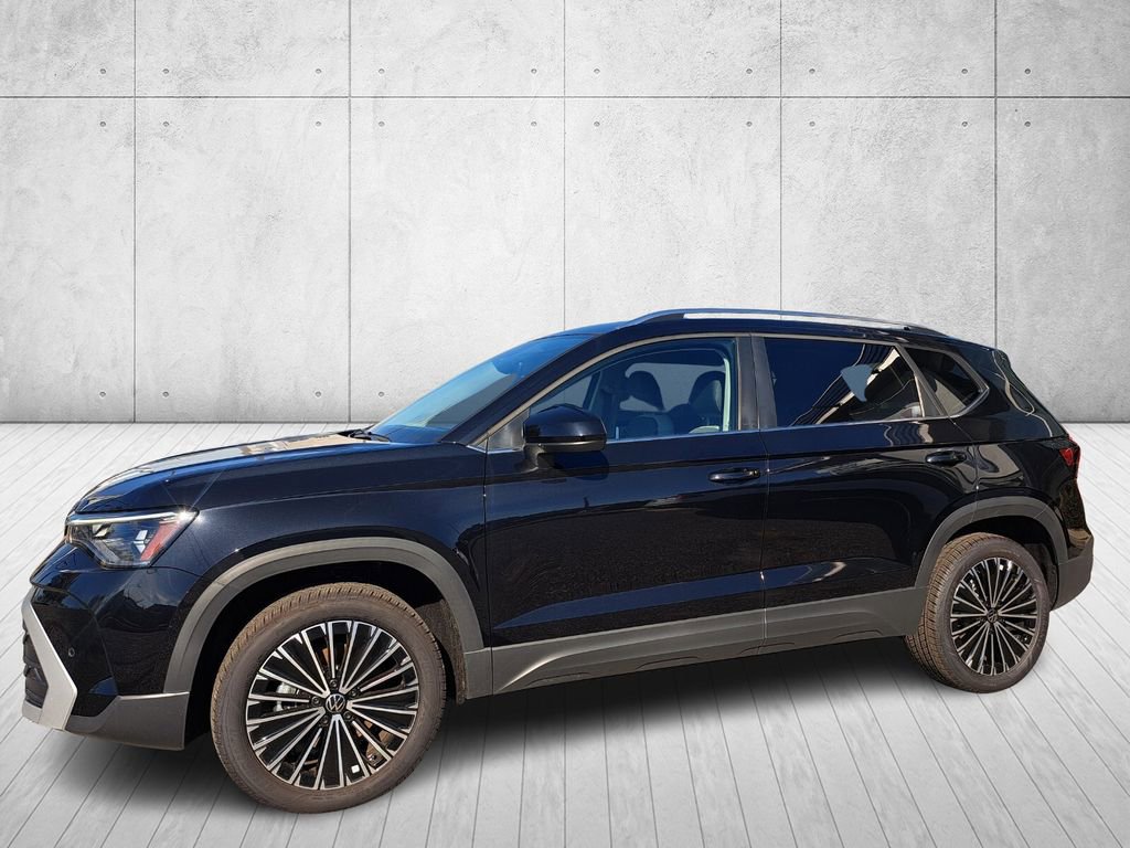 Used 2025 Volkswagen Taos SE image 8