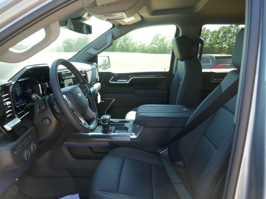 New 2026 Chevrolet Silverado 1500 LTZ AWD/4WD image 16