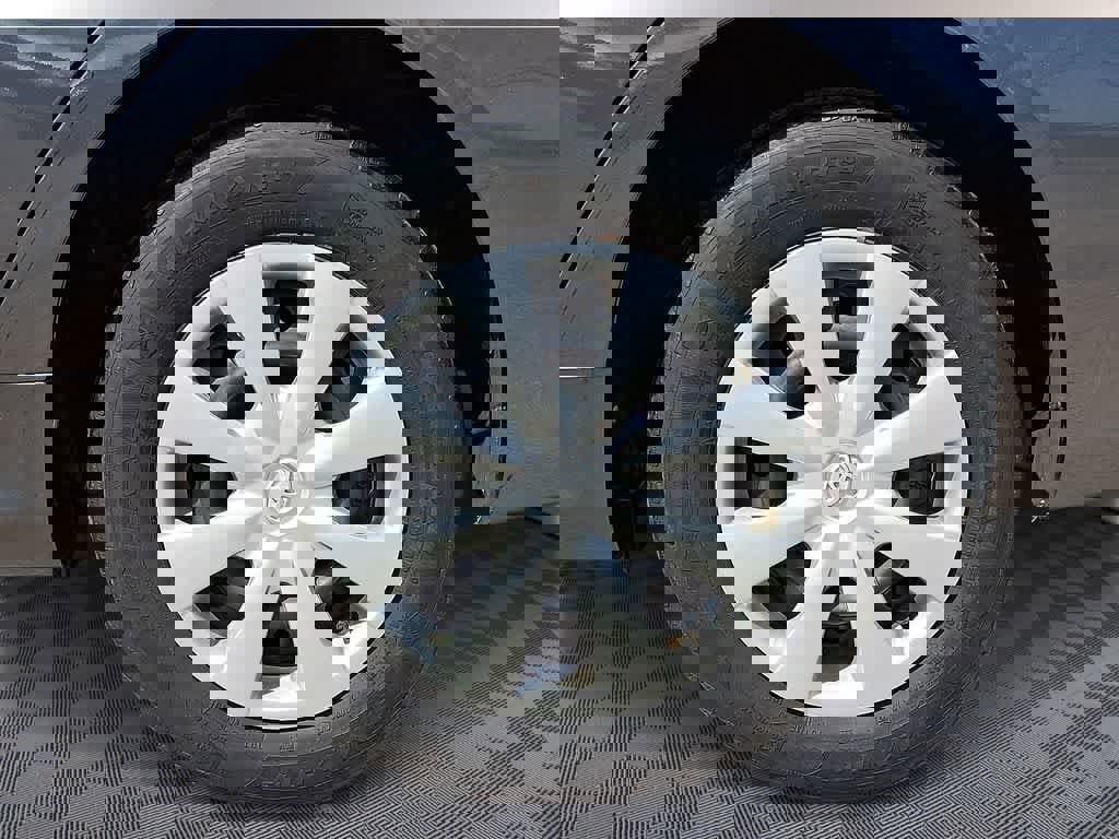 Used 2013 Toyota Corolla L image 8