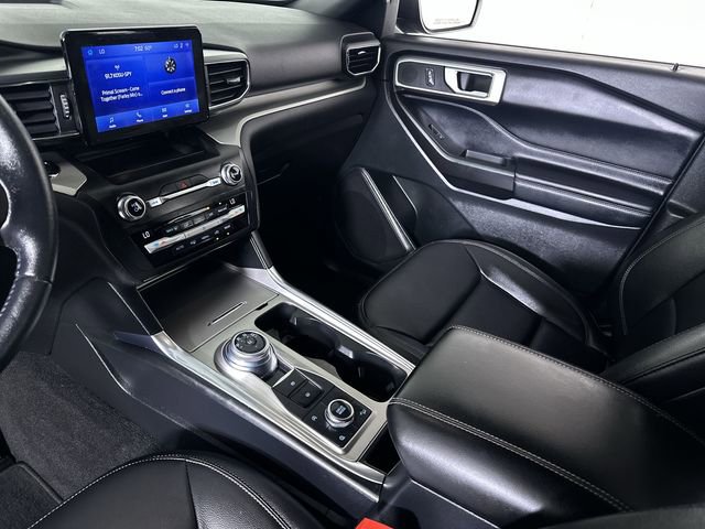 Used 2020 Ford Explorer XLT w/ Equipment Group 202A AWD/4WD image 36